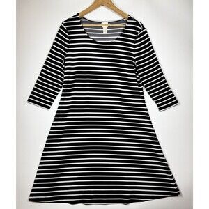 Chicos Dress Womens Small Black White Striped 3/4 Sleeve Stretch A-Line Classic
